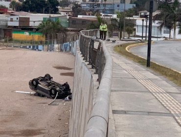 Volcamiento de vehículo en Arica dejó a su ocupante fallecido