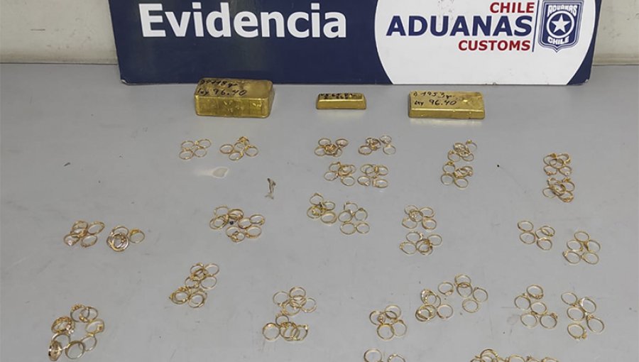 Aduanas incauta tres lingotes y 169 anillos de oro avaluados en más de $279 millones en Quillagua