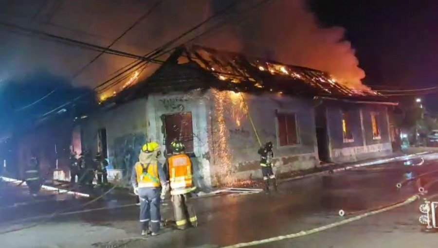 Dos menores y dos adultos murieron en voraz incendio que afectó a casa de acogida de extranjeros en Talca