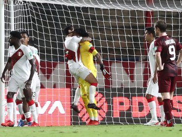 Perú derrota a Venezuela como visitante y le deja tarea a la Roja en Clasificatorias