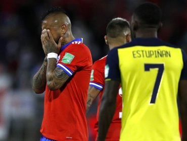 Balde de agua fría para la Roja: Cae ante Ecuador y juega con 10 tras la expulsión de Arturo Vidal