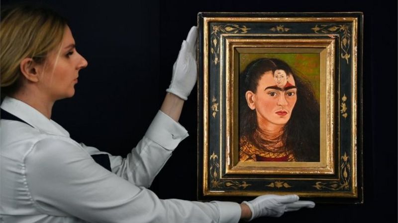 Autorretrato "Diego y yo" de Frida Kahlo se vende por US$34,9 millones, récord de un artista latinoamericano en una subasta