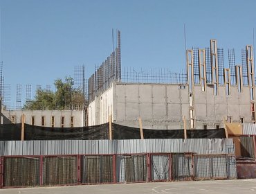 Buscan soluciones para no sepultar proyecto de Centro Integral del Adulto Mayor en terrenos del liceo artístico de Quilpué