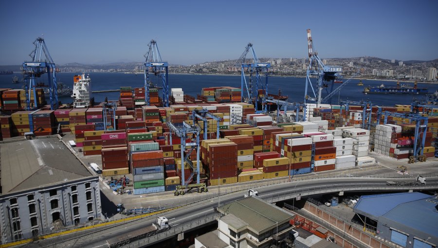Puerto Valparaíso registra alza de 13% en transferencia de carga en los últimos 10 meses