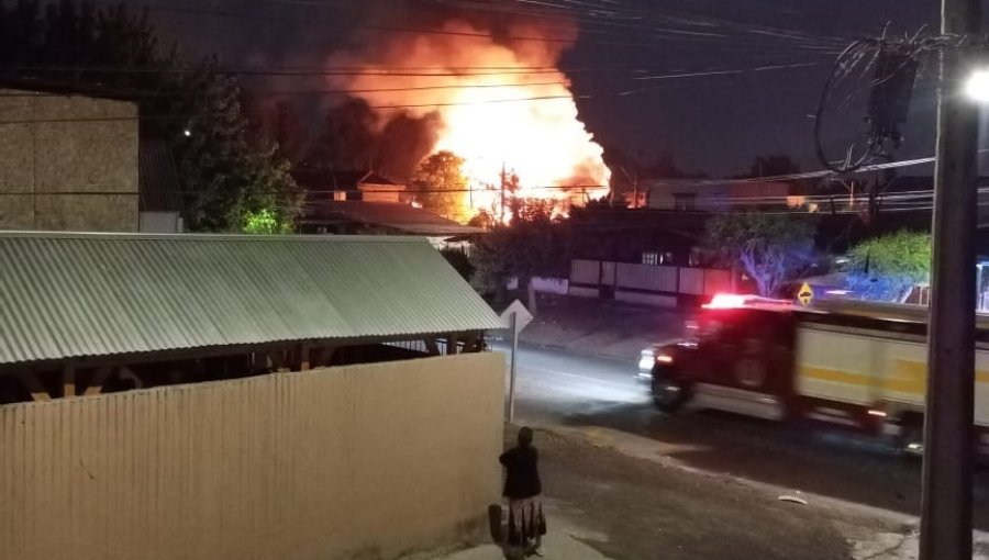 Siete personas murieron en gigantesco incendio en Cerro Navia: Cuatro eran niños