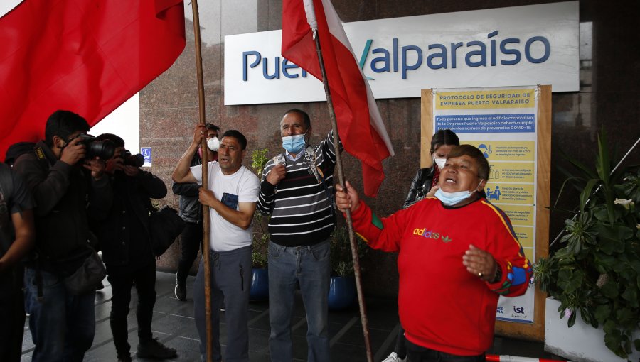 Pescadores de la excaleta Sudamericana se manifestaron en EPV para que empresa asista a citación de la Comisión de Pesca de la Cámara