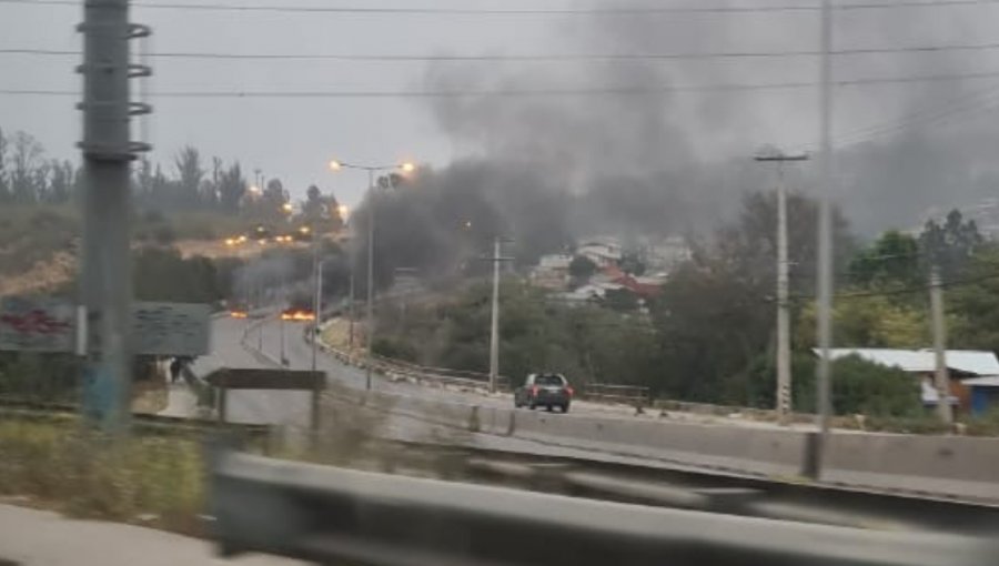 Reportan barricadas en sector Olivar Troncal en Viña del Mar