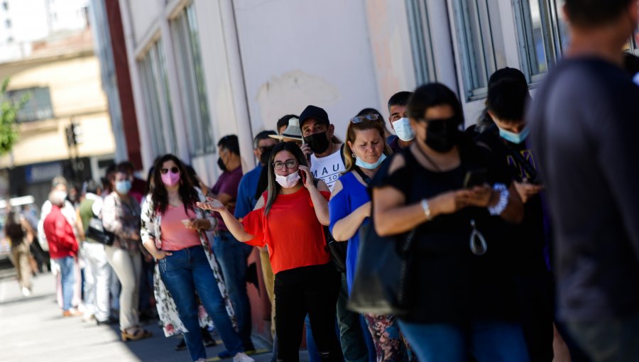 Grandes aglomeraciones y largas filas de electores a lo largo del país por aforos en locales de votación