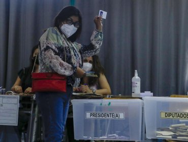 Elisa Loncon: "No da lo mismo quien gane, es la última votación de Presidente con la antigua Constitución"