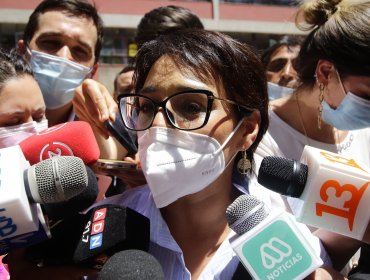 Karina Oliva tras caótica salida de su local de votación: "Estamos disponibles para conversar con todo el mundo"