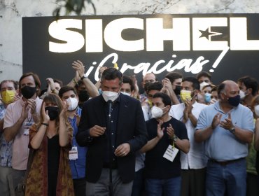 Sebastián Sichel asume su derrota, hace un guiño a José Antonio Kast y anuncia su retiro de la vida pública