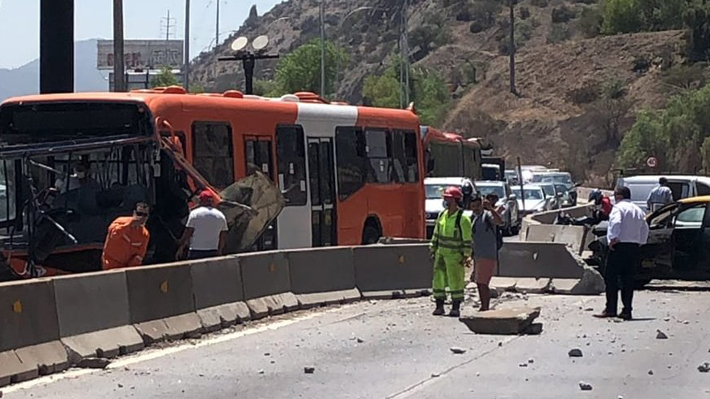 Colisión múltiple en camino La Pirámide deja al menos 12 lesionados: uno de ellos de carácter grave