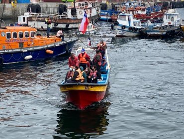 Pescadores de ex caleta Sudamericana de Valparaíso firman acuerdo con el Gobierno para apoyar regreso a Quintero
