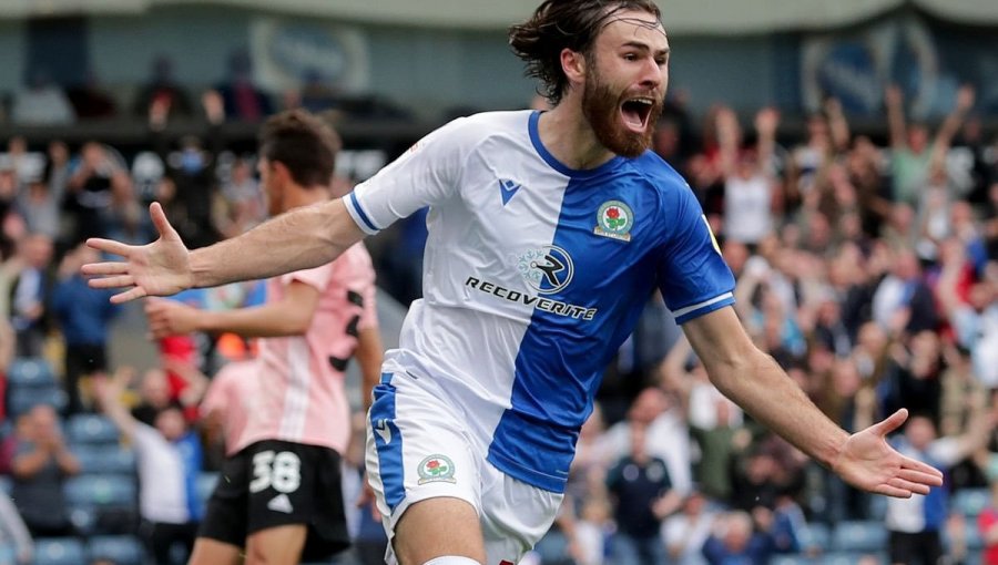 Ben Brereton imparable: Anotó doblete en goleada del Blackburn Rovers por Championship