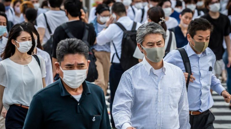 "Mutar hasta extinguirse": El extraño curso de la variante Delta del Covid-19 que desconcierta a científicos en Japón
