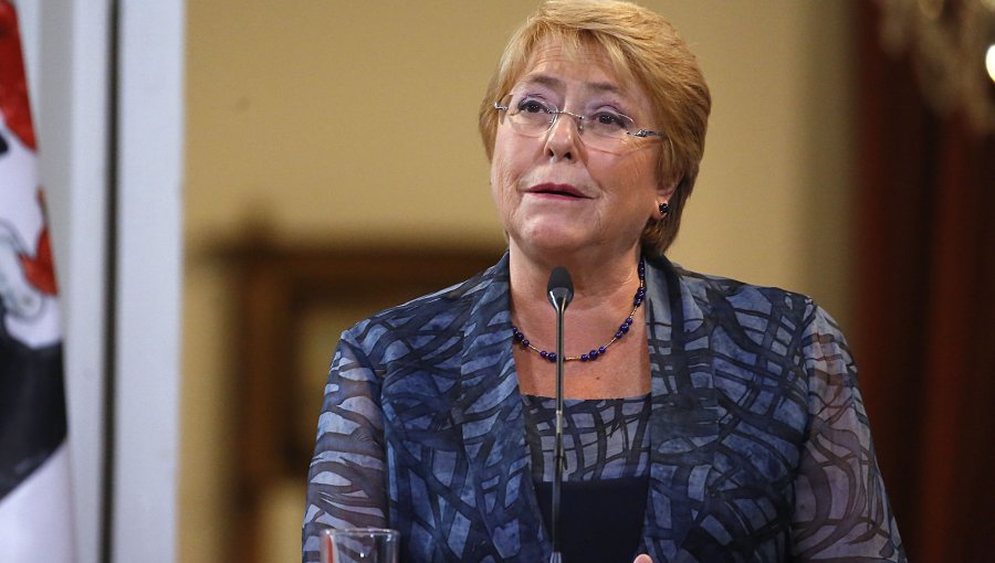 Fundación de Michelle Bachelet entrega su apoyo "sin ambigüedades" a candidatura presidencial de Gabriel Boric