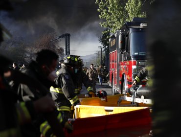 Incendio en comuna de La Granja dejó un fallecido y 14 damnificados