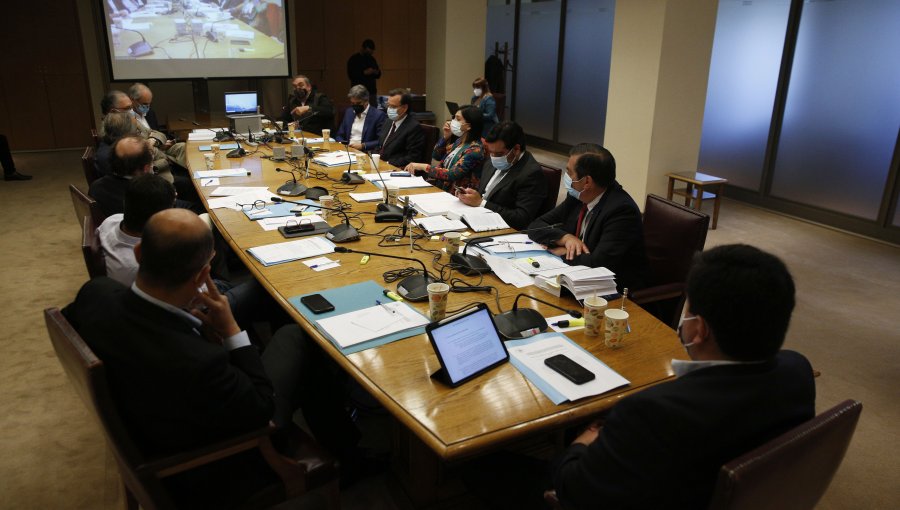 Comisión Mixta del proyecto de cuarto retiro de las AFP avanza en varias indicaciones y seguirá este martes su revisión