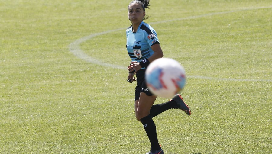 María Belén Carvajal será la primera árbitra en la historia en dirigir un partido del Campeonato Nacional