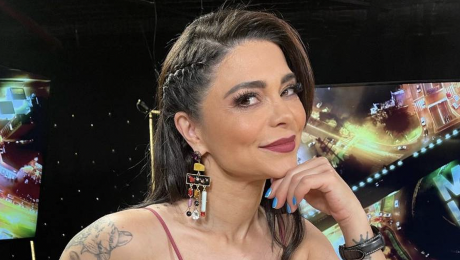 Antonella Ríos le da la bienvenida a diciembre con sensual fotografía en ropa interior