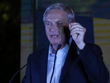 José Antonio Kast y giro al centro de Gabriel Boric: "Sigue siendo el representante legal del Partido Comunista"