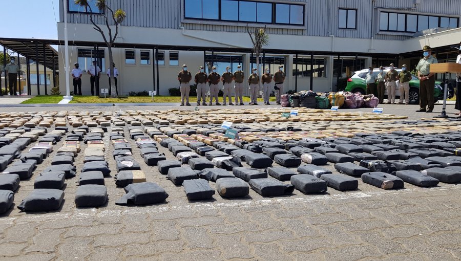 Incautan en Valparaíso 3,5 toneladas de marihuana tipo creepy avaluada en más de $11.200 millones