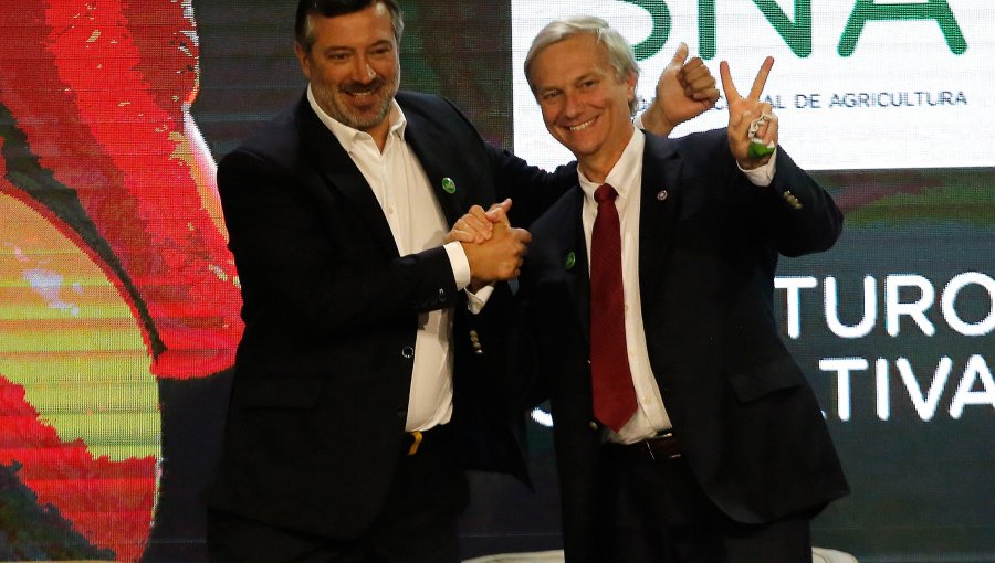 Sichel afirma que Kast aceptó "incluir" sus 9 condiciones y comprometió su voto para "derrotar la amenaza del populismo de izquierda"