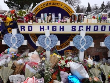 Tiroteo en Michigan: Acusan de homicidio involuntario a los padres del estudiante sospechoso de matar a cuatro adolescentes