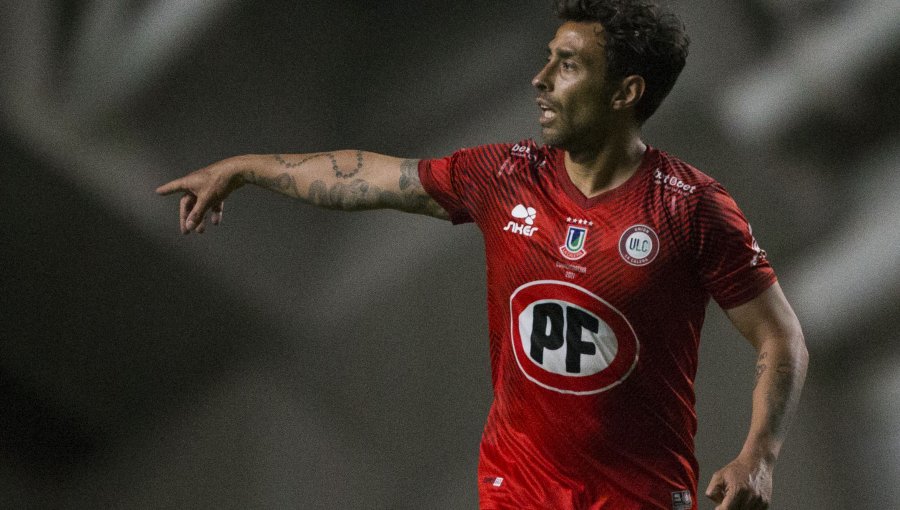 Necaxa oficializó fichaje de Jorge Valdivia, quien deja el país criticando a Gustavo Quinteros