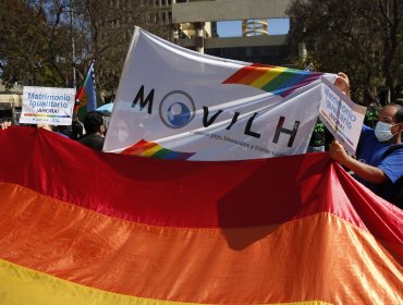 Apuñalan a joven tras defender a su pareja de insultos homofóbicos en Pucón