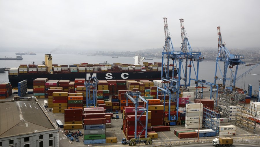 Sindicato de Naviera Humboldt anunció huelga y complica operación de puertos de todo Chile