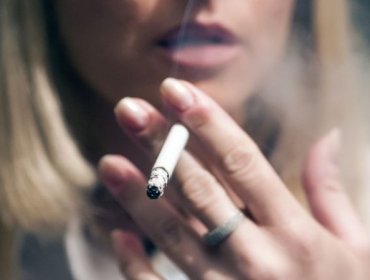 El ambicioso plan de Nueva Zelanda que busca prohibir que los jóvenes compren cigarrillos durante toda su vida