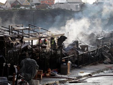 140 casas quemadas, 200 damnificados y 15 heridos deja voraz incendio forestal en Castro