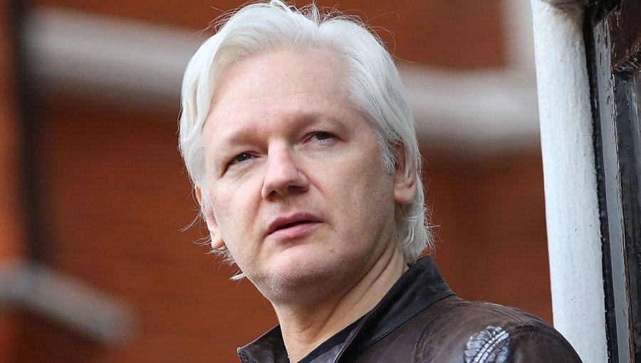 Justicia británica abre la puerta a la extradición de Julian Assange a Estados Unidos