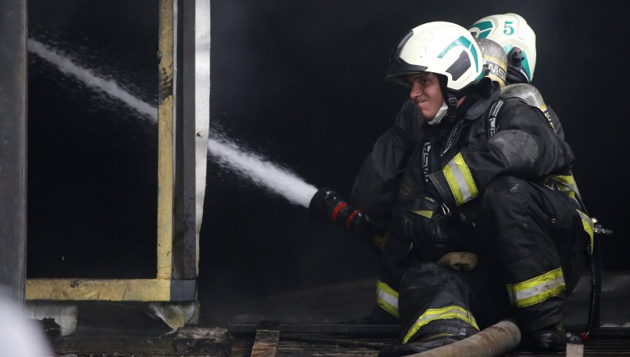 Incendio dejó dos casas totalmente consumidas en Antofagasta