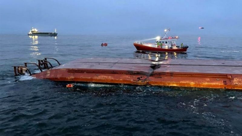 Al menos un muerto y un desaparecido deja choque de dos buques de carga en Suecia