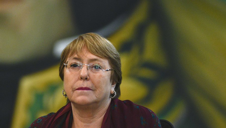 Michelle Bachelet habría sostenido una reservada reunión con Gabriel Boric tras arribar a Chile