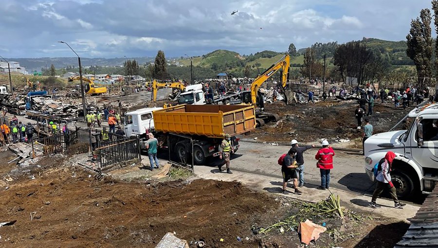 Encuentran restos biológicos y evidencia de alcohol y tabaco cerca del origen del mega incendio de Chiloé