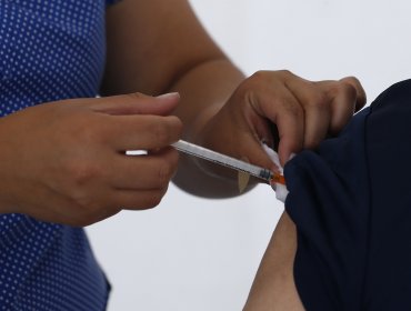 Ministro de Salud proyecta que vacunas de refuerzo contra el Covid-19 se podrían suministrar dos veces al año
