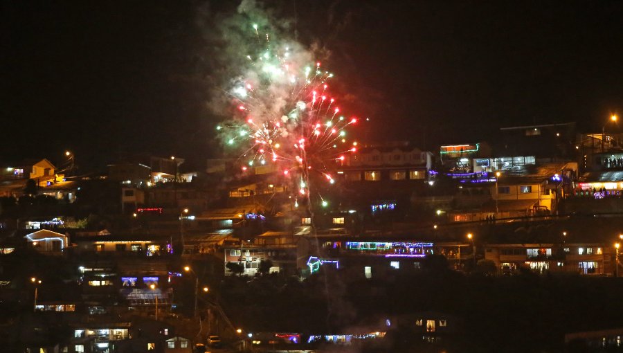 Disparos al aire y fuegos artificiales han marcado velorio de adolescente asesinado en feria navideña en Maipú