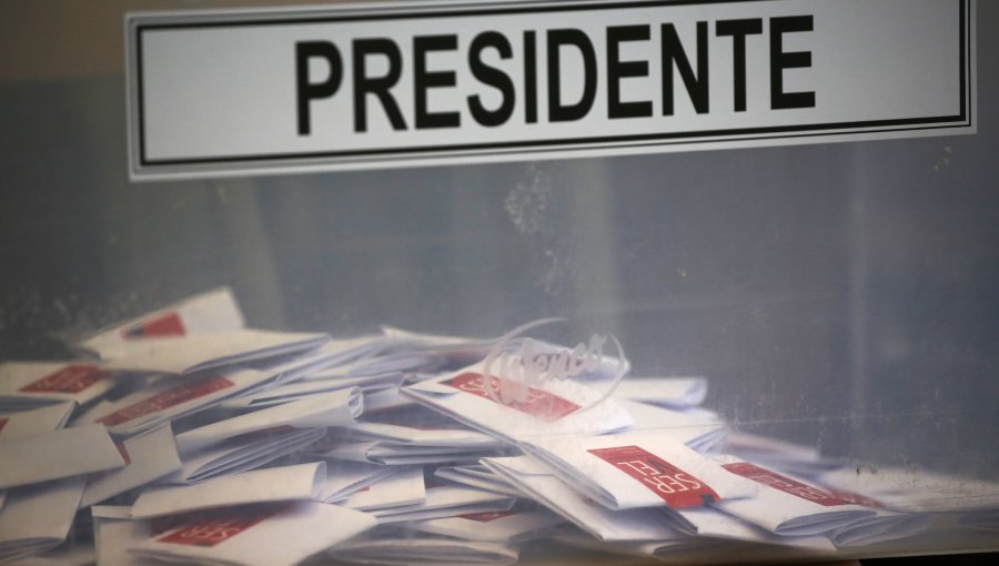 Hombre se llevó su voto desde la Scuola Italiana de Valparaíso: Carabineros dio cuenta del hecho a Fiscalía