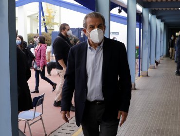 Eduardo Frei tras votar: “Tenemos que trabajar unidos para sacar el país adelante"