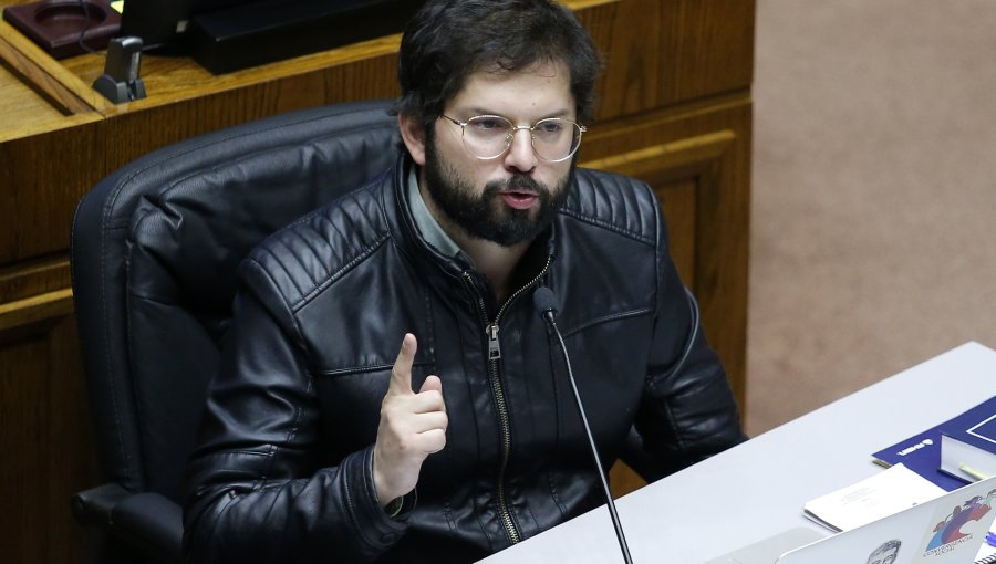 Congreso habría acordado que Gabriel Boric pueda sesionar en la Cámara de Diputados "según sus posibilidades"