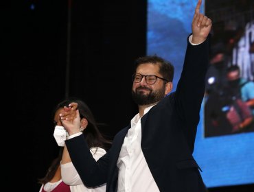 Gabriel Boric y su primera mañana como Presidente electo de Chile: "Desde tempranito estamos trabajando en lo que se viene"