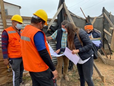 Porteños damnificados del incendio en la víspera de Navidad del 2019 comienzan a reconstruir y habitar sus nuevas casas
