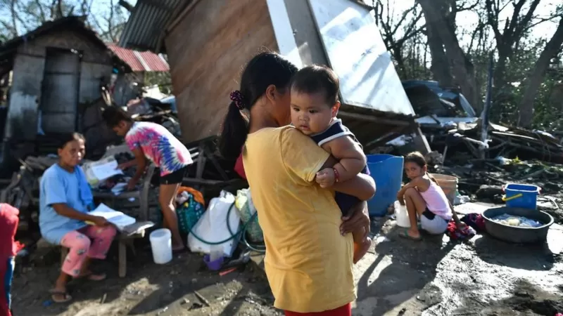 Los devastadores efectos del tifón Rai que dejó al menos 375 muertos en Filipinas