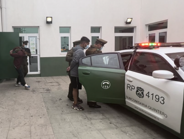 Detienen a tres delincuentes con amplio prontuario policial en Quintero: se movilizaban en auto con encargo vigente por robo