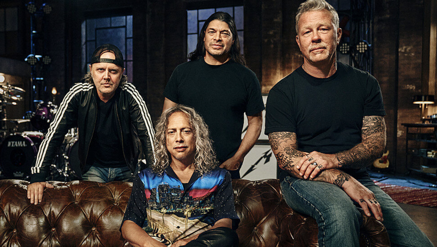 Con salida alternativa terminará causa abierta por Metallica contra sujeto que quiso ingresar 859 poleras de la banda a Valparaíso