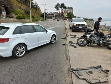 Accidente de tránsito involucró a una motocicleta y un vehículo menor en la Av. Borgoño de Reñaca