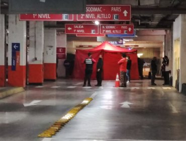 Un fallecido y una mujer herida deja balacera al interior de estacionamiento de mall de Calama